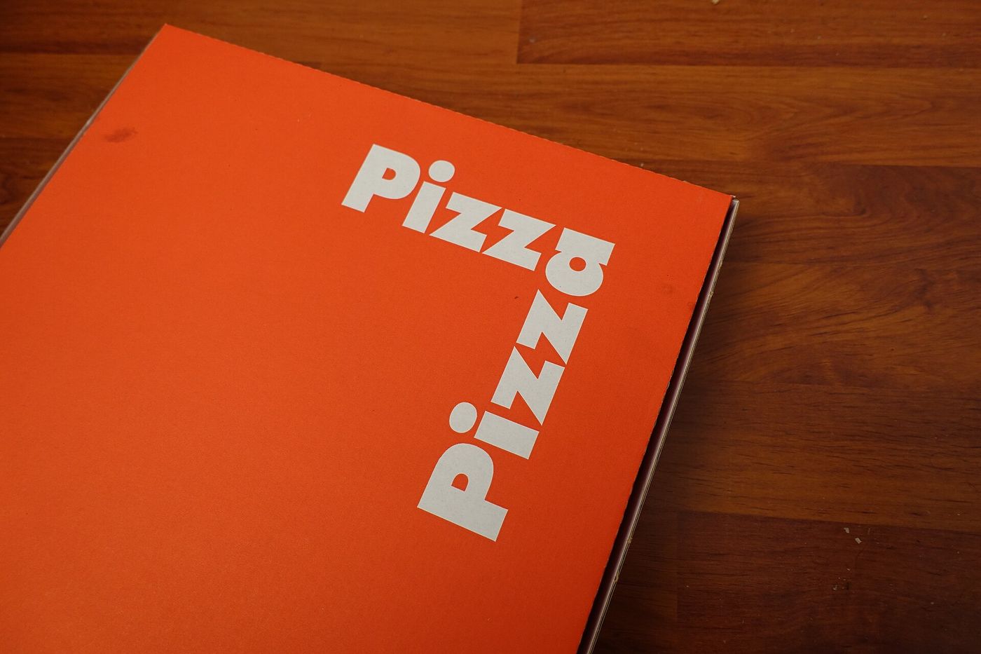 Cartone della pizza da asporto
